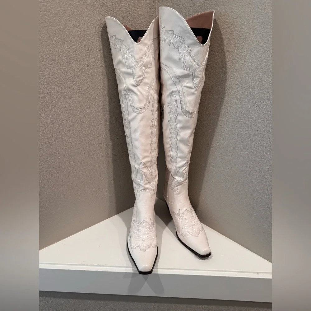 White Embroidered Knee-High Women's Boots - Picture 3 of 7